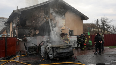 Un edificio atacado en Kiev, este viernes.
