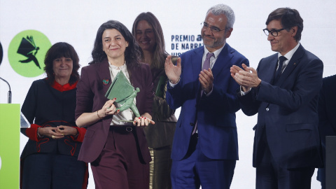 La escritora Samanta Schweblin recibe el I Premio Aena de Narrativa Hispanoamericana.