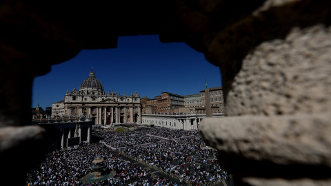 La plaza del Vaticano, durante una misa. Archivo.