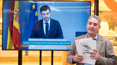 El presidente de Alquiler Seguro, Antonio Carroza, durante una rueda de prensa, en la sede central de Alquiler Seguro, a 9 de abril de 2026, en Madrid (España). Alquiler Seguro ha anunciado que recurrirá a los tribunales, concretamente a la vía de lo contencioso-administrativo, la resolución del Ministerio de Derechos Sociales, Consumo y Agenda 2030 que multa a su empresa con 3,6 millones de euros por prácticas "abusivas".Diego Radamés / Europa Press09/4/2026