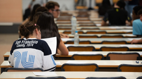 estudiantes_universidad_politecnica_valencia Estudiantes en a la Universidad Politécnica de Valencia.