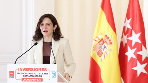 La presidenta de la Comunidad de Madrid, Isabel Díaz Ayuso, ofrece declaraciones a los medios tras firmar un protocolo general de actuación para la promoción de proyectos en el Colmenar Viejo, en la Real Casa de Correos, a 10 de abril de 2026, en Madrid (España).