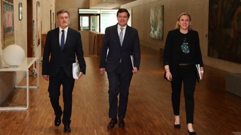 El presidente del PP se Castilla y León, Alfonso Fernández Mañueco, se reúne con representantes de Soria Ya. EP/ Claudia Alba