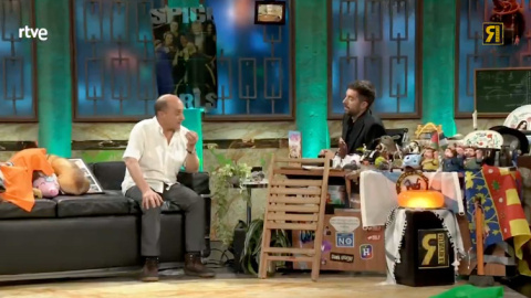 Pepe Viyuela y David Broncano en 'La Revuelta'.