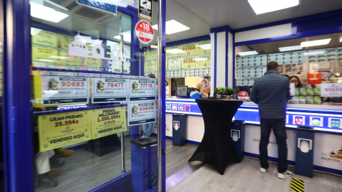 Imagen de archivo de una administración de Loterías.