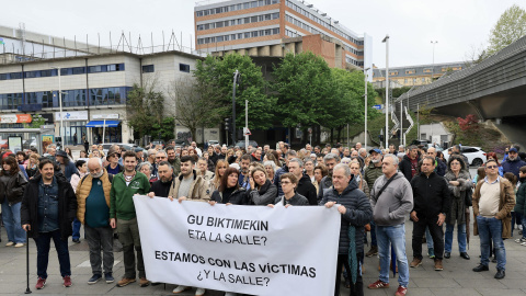 Concentración de apoyo a las víctimas de abusos sexuales del fraile Patxi Ezkiaga.