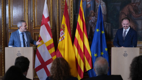 El alcalde de Barcelona, Jaume Collboni, y el comisario europeo de Energía y Vivienda, Dan Jorgensen, este lunes en Barcelona,