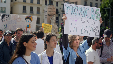 Manifestación convocada por el Sindicato Médico Andaluz con motivo de la tercera jornada consecutiva de huelga contra el estatuto marco aprobado por el Ministerio de Sanidad. A 18 de febrero de 2026, en Málaga (Andalucía, España).