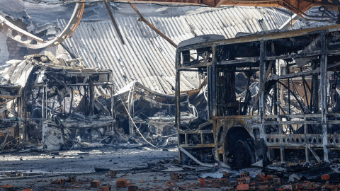 Varios autobuses quemados en las cocheras municipales de Burgos.
