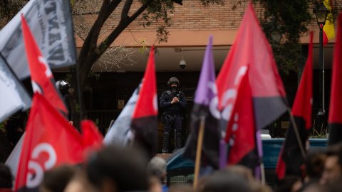 Agentes de los Mossos bilndan la Conselleria de Educación, a 29 de marzo de 2022, en Barcelona. Agentes de los Mossos bilndan la Conselleria de Educación, a 29 de marzo de 2022, en Barcelona.