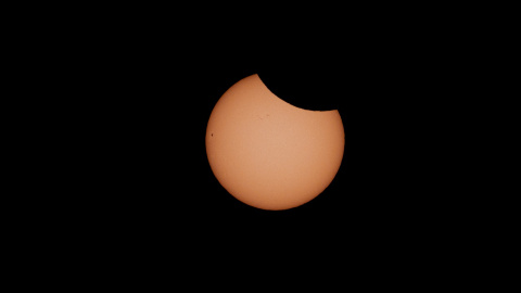 Eclipse parcial del sol visto desde Barcelona.