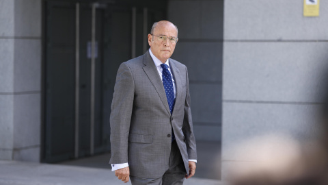 MADRID, 28/04/2026.- El coronel de la Guardia Civil y exdirector del gabinete de Coordinación y Estudios del Ministerio del Interior, Diego Pérez de los Cobos, a su llegada este martes a la Audiencia Nacional, donde prosigue el juicio por la operación Kitchen, la supuesta trama parapolicial para espiar al extesorero del PP Luis Bárcenas, en una jornada en la que testifica el mencionado coronel responsable del control de los fondos reservados en el Ministerio del Interior cuando presuntamente se destinaron a ese espionaje. EFE/ Rodrigo Jimenez