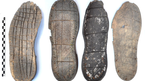 Suelas de neumático halladas en el poblado de San Román. Alfredo González Ruibal