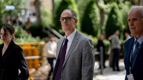 El inspector jefe de la Unidad de Delincuencia Económica y Financiera (UDEF), Manuel Morocho, a su salida de la Audiencia Nacional, a 29 de abril de 2026.