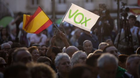 Bandera de Vox (EP) Foto de archivo de un acto de Vox en Huelva celebrado el pasado 17 de abril.