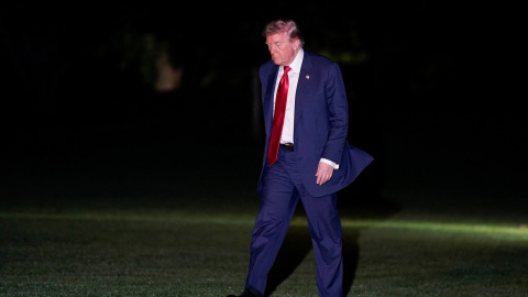 Donald Trump entrando a la Casa Blanca este sábado. Donald Trump entrando a la Casa Blanca este sábado.