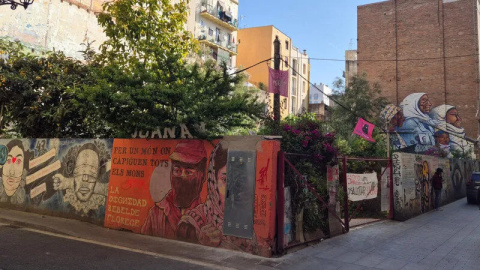 Agora 4 Els murals que envolten l'espai de l'Àgora.
