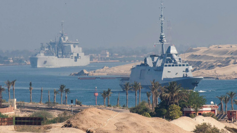La Marina francesa despliega su flota hacia el Mar Rojo ante una posible misión en el Estrecho de Ormuz. La Marina francesa despliega su flota hacia el Mar Rojo ante una posible misión en el Estrecho de Ormuz.