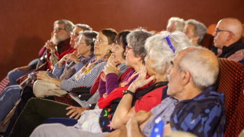 Asistentes al pase exclusivo del documental 'Eso de lo que nunca se habla' en los Cines Verdi de Madrid.