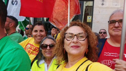 Xelo Valls, secretaria general de Educación de CCOO País Valencià, en la concentración de los profesores, a 13 de mayo de 2026.