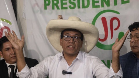 Foto de archivo de Roberto Sánchez, candidato a la presidencia de Perú por Juntos por el Perú.