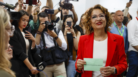 María Jesús Montero (PSOE), esta mañana antes de votar en Sevilla.