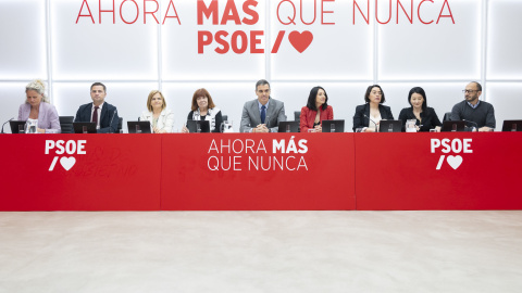 El presidente del Gobierno y secretario general del PSOE, Pedro Sánchez, preside la reunión de la Comisión Ejecutiva Federal en la sede de Ferraz. El presidente del Gobierno y secretario general del PSOE, Pedro Sánchez, preside la reunión de la Comisión Ejecutiva Federal en la sede de Ferraz.