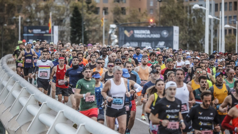 La Maratón de Valencia es una de las más populares del mundo debido a lo rápido de su recorrido. La Maratón de Valencia es una de las más populares del mundo debido a lo rápido de su recorrido.