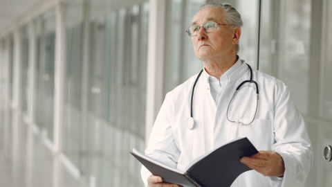 Doctor en un hospital. Doctor en un hospital.