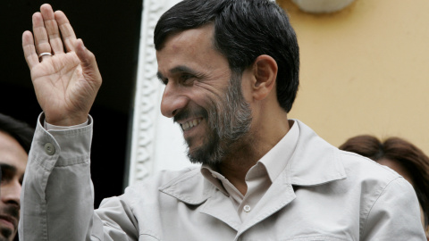 El expresidente iraní Mahmud Ahmadineyad en una visita a Bolivia en 2007. El expresidente iraní Mahmud Ahmadineyad en una visita a Bolivia en 2007.