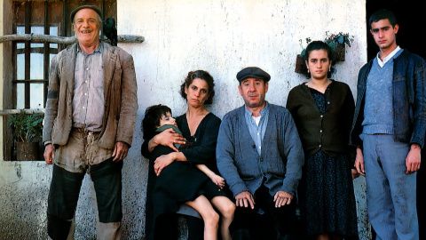 Imagen de la película Los Santos Inocentes. Imagen de la película Los Santos Inocentes.