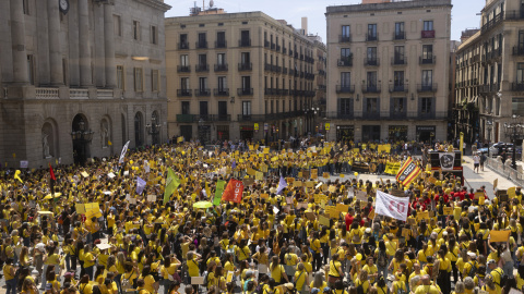 Unos 1.500 profesionales de guarderías de toda Catalunya se manifiestan este miércoles en Barcelona Unos 1.500 profesionales de guarderías de toda Catalunya se manifiestan este miércoles en Barcelona