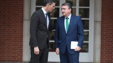 Pedro Sánchez y Aitor Esteban, líder de PNV, en la Moncloa. Pedro Sánchez y Aitor Esteban, líder de PNV, en la Moncloa.