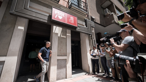Imagen de archivo de un registro de la sede del PSOE.