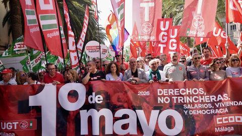 Banderas de UGT tras la cabecera del 1º de Mayo. Banderas de UGT tras la cabecera del 1º de Mayo.