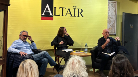 Presentació del llibre 'Extrema dreta. Què ens hi juguem?', realitzada el 19 de març a la llibreria Altaïr, a Barcelona, amb Joan Albert Vicens (esquerra de la imatge) i Jordi Corominas (dreta). 19/03/2026 Presentació del llibre 'Extrema dreta. Què ens hi juguem?', realitzada el 19 de març a la llibreria Altaïr, a Barcelona, amb Joan Albert Vicens (esquerra de la imatge) i Jordi Corominas (dreta).