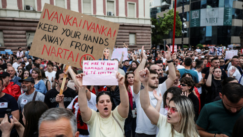 Manifestación en Tirana, Albania, en contra de resort de lujo planeado por el yerno de Trump.