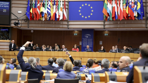 Votación en una sesión plenaria del Parlamento Europeo. Votación en una sesión plenaria del Parlamento Europeo.