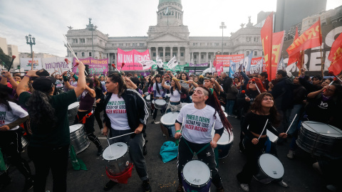 Marcha convocada en Buenos Aires por el movimiento Ni Una Menos para conmemorar su undécimo aniversario. Marcha convocada en Buenos Aires por el movimiento Ni Una Menos para conmemorar su undécimo aniversario.