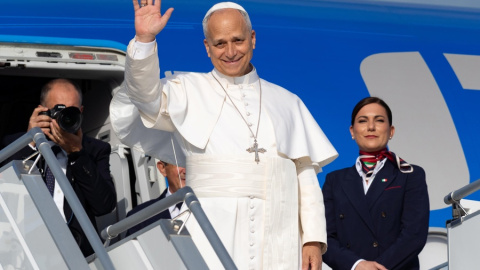 León XIV en el Aeropuerto Fuimicino de Roma, este sábado. León XIV en el Aeropuerto Fuimicino de Roma, este sábado.