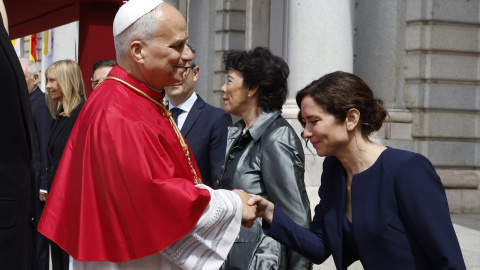 Isabel Díaz Ayuso en el besamanos de bienvenida del Papa León XIV el pasado sábado. Isabel Díaz Ayuso en el besamanos de bienvenida del Papa León XIV el pasado sábado.