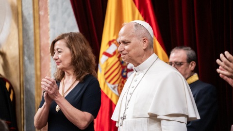 La presidenta del Congreso, Francina Armengol, y el Papa León XIV interviene durante la visita del Pontífice al Congreso de los Diputados. La presidenta del Congreso, Francina Armengol, y el Papa León XIV interviene durante la visita del Pontífice al Congreso de los Diputados.