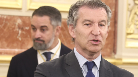 El presidente de Vox, Santiago Abascal, y el presidente del PP, Alberto Núñez Feijóo. El presidente de Vox, Santiago Abascal, y el presidente del PP, Alberto Núñez Feijóo.