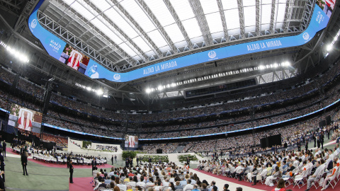 Imagen del Santiago Bernabéu minutos antes de la llegada del papa este miércoles. Imagen del Santiago Bernabéu minutos antes de la llegada del papa este miércoles.