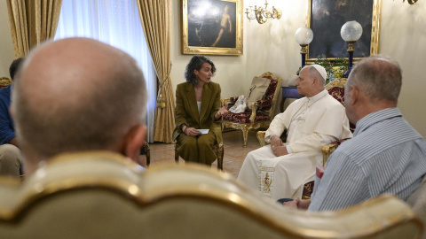 Reunión del papa con víctimas de curas pederastas, este lunes en la nunciatura en Madrid. Reunión del papa con víctimas de curas pederastas, este lunes en la nunciatura en Madrid.