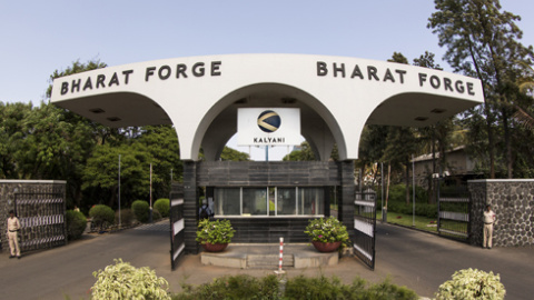 BharatForgePune Entrada de la sede central de la empresa Bharat Forge en Pune (India).
