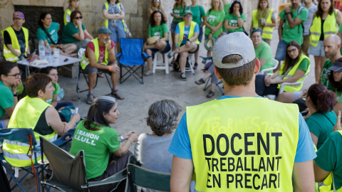 Asamblea de profesores en huelga el pasado martes en València.