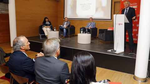 rss-efe094eddd51fc8eee03038244aa09995d3d64346fbw Imagen de un encuentro sobre emprendimiento sénior de la Fundación Mapfre.