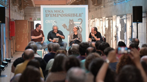 Joan Tardà, Ada Colau i David Fernández a l'acte de Crític realitzat al Centre Cultural La Model de Barcelona Joan Tardà, Ada Colau i David Fernández a l'acte de Crític realitzat al Centre Cultural La Model de Barcelona