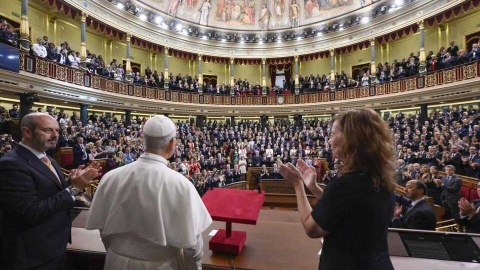 La increíble y triste historia del cándido rebaño institucional y de su leonino pastor